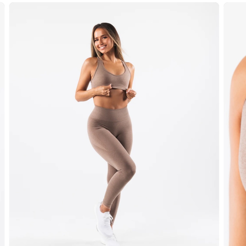 Amplify Contour Bra - Sand - Picture 4 of 6
